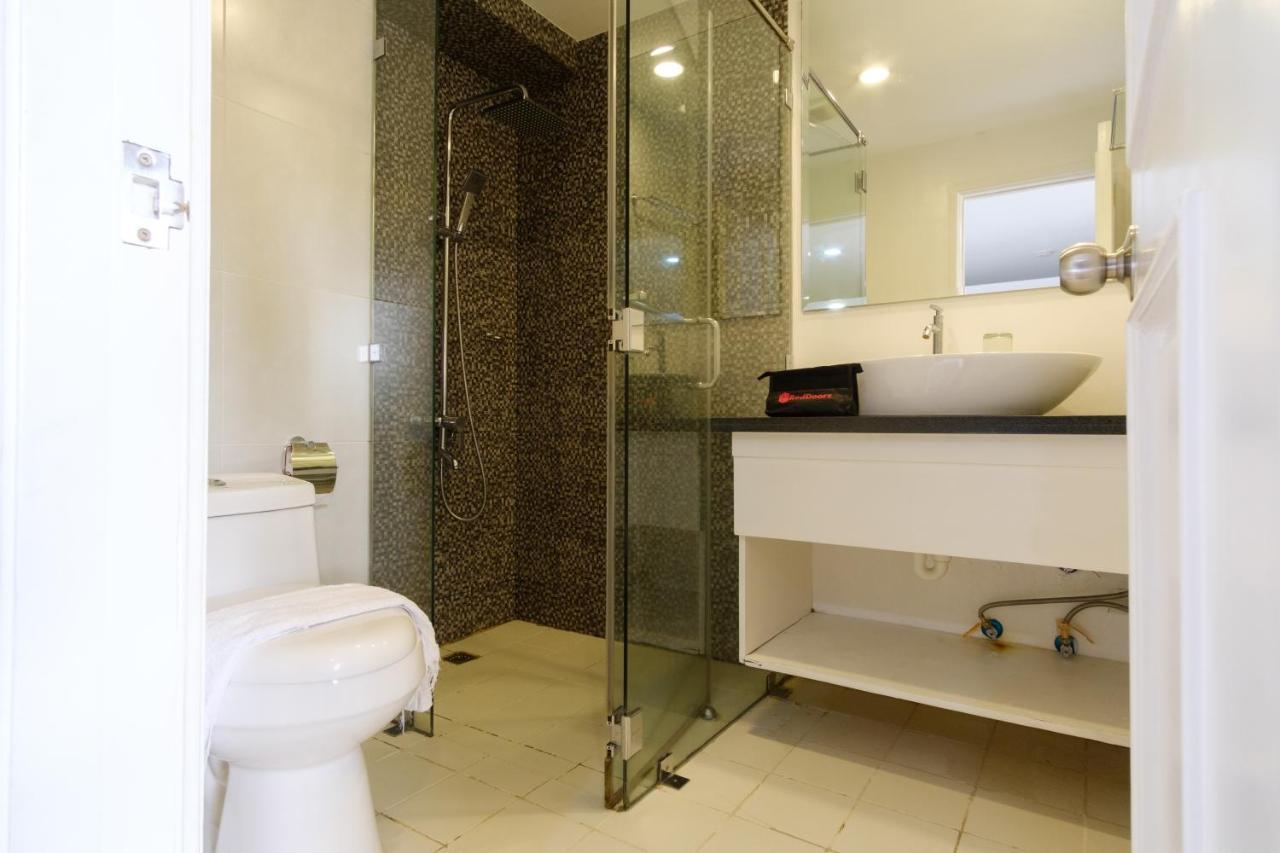 Reddoorz Plus @ Casino Street Makati Makati City Екстер'єр фото